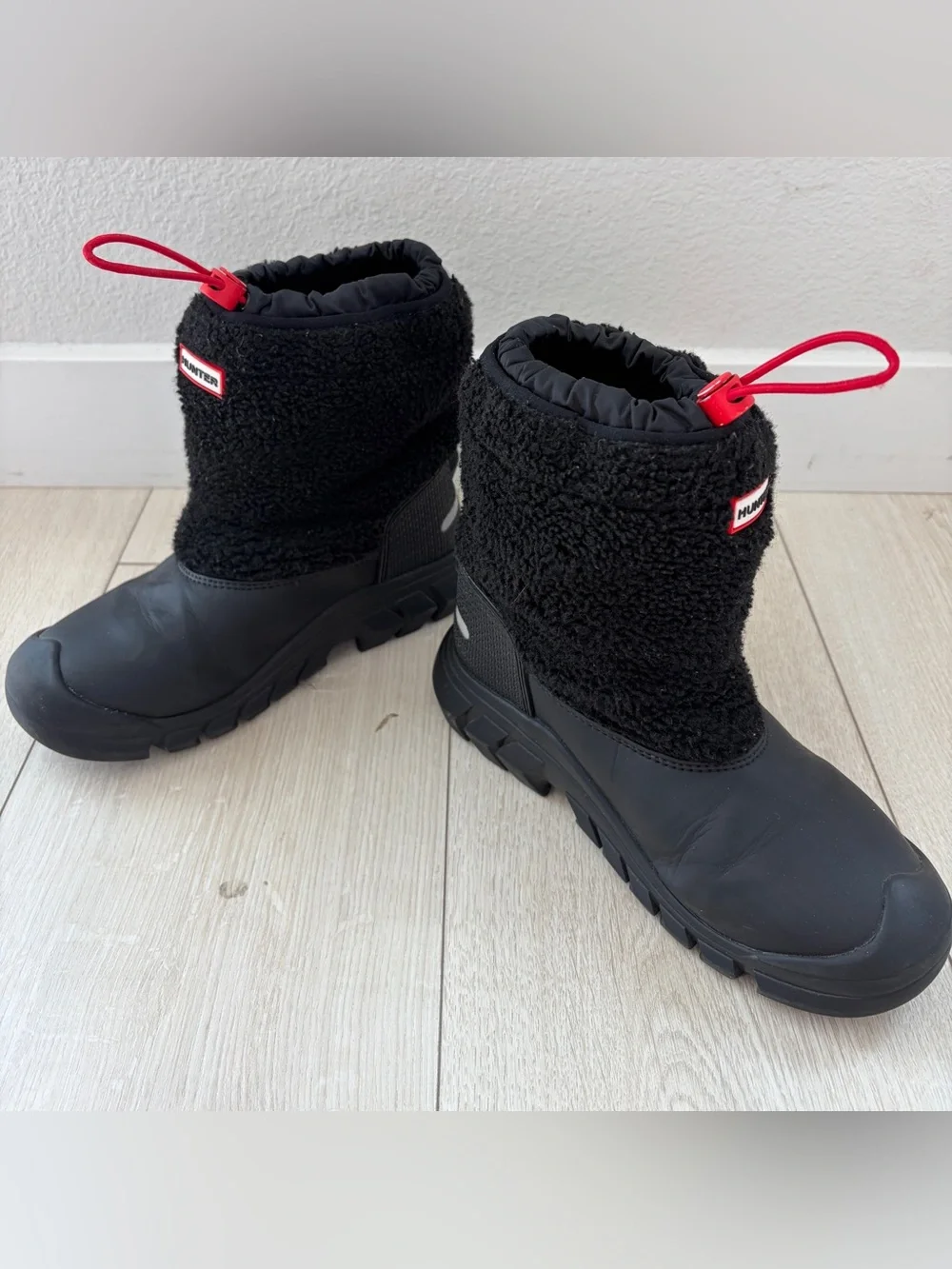 Hunter Kids Black Winter Snow Rain Boots with Red Toggle